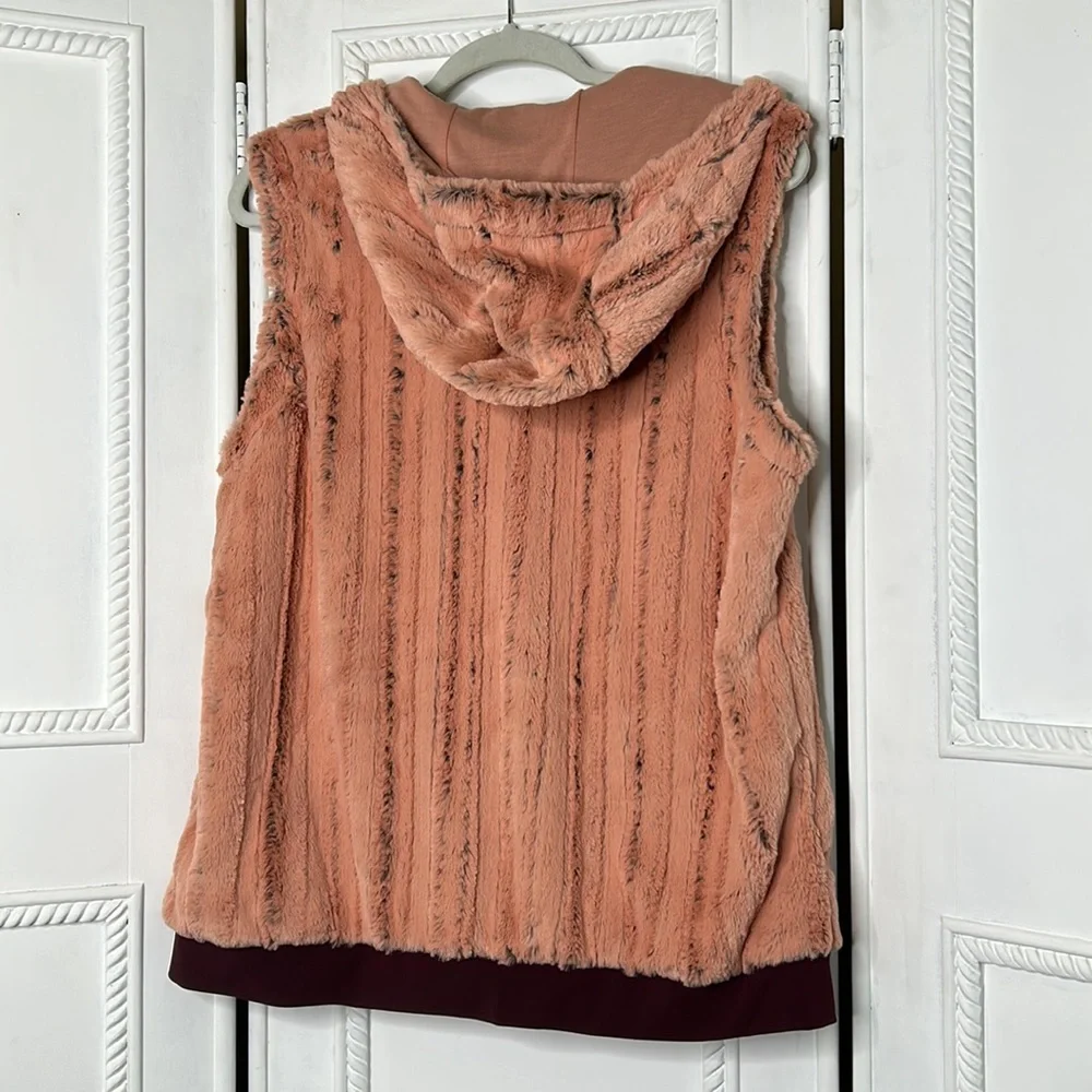 North Face furry zip hooded pocket vest - Picture 6 of 6